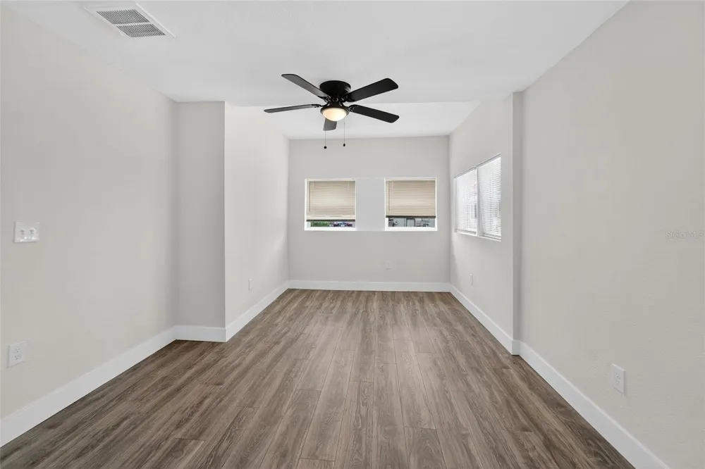 2525 W BEACH STREET Tampa, FL 33607