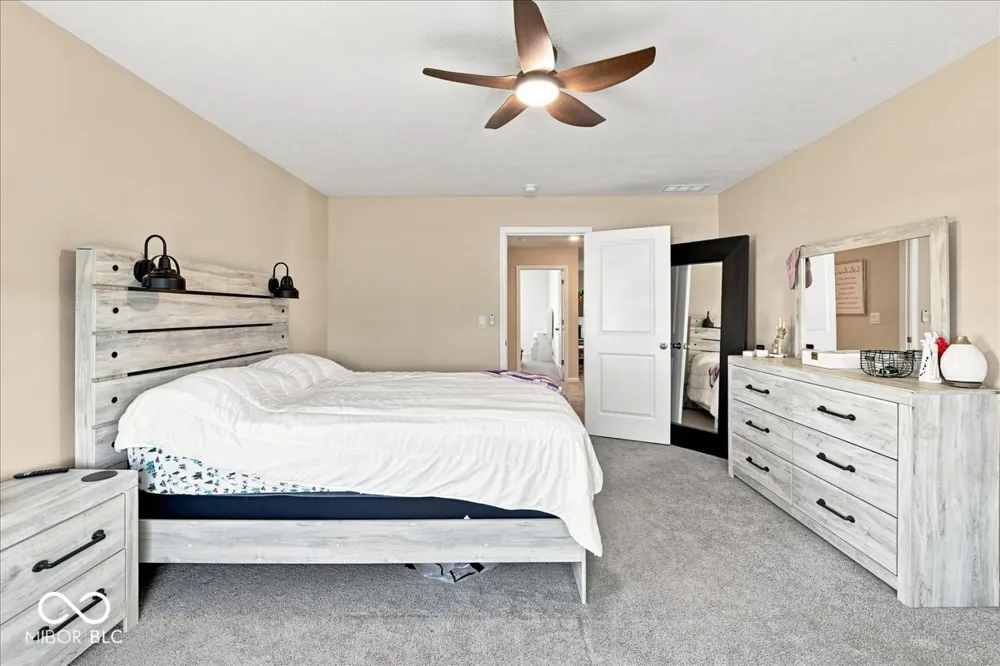 6039 Madera Drive Whitestown, IN 46075