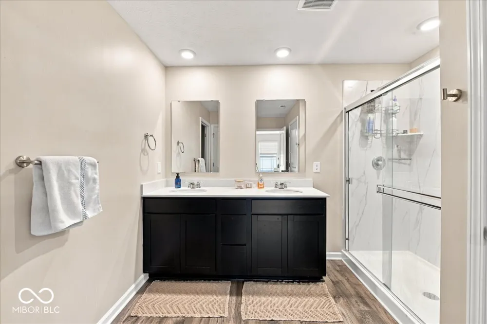 6039 Madera Drive Whitestown, IN 46075