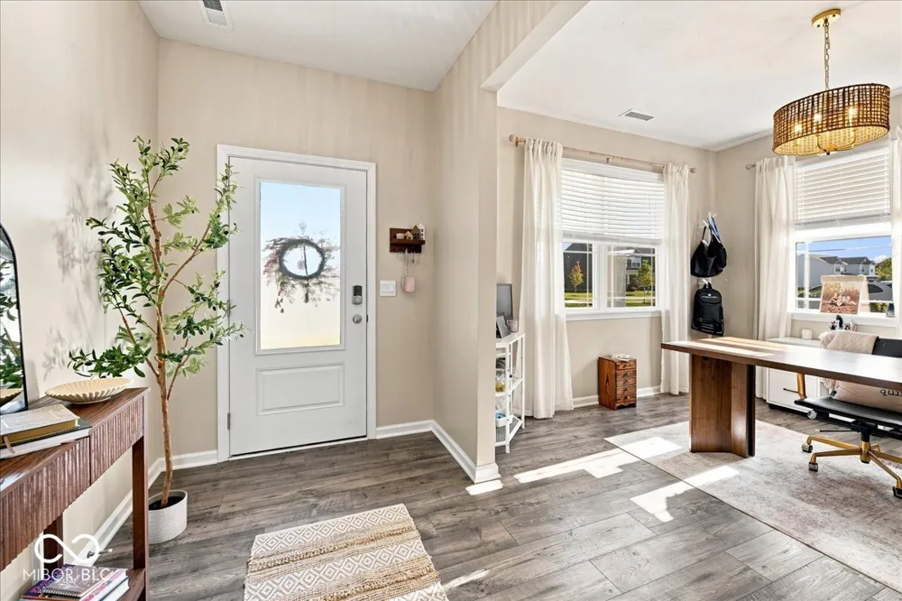 6039 Madera Drive Whitestown, IN 46075