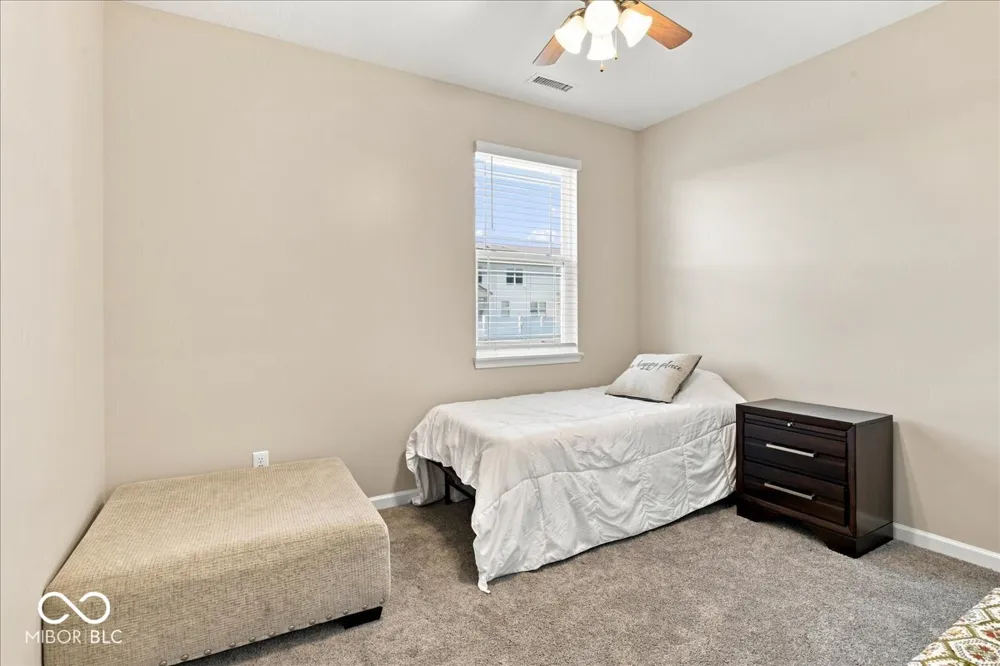 6039 Madera Drive Whitestown, IN 46075