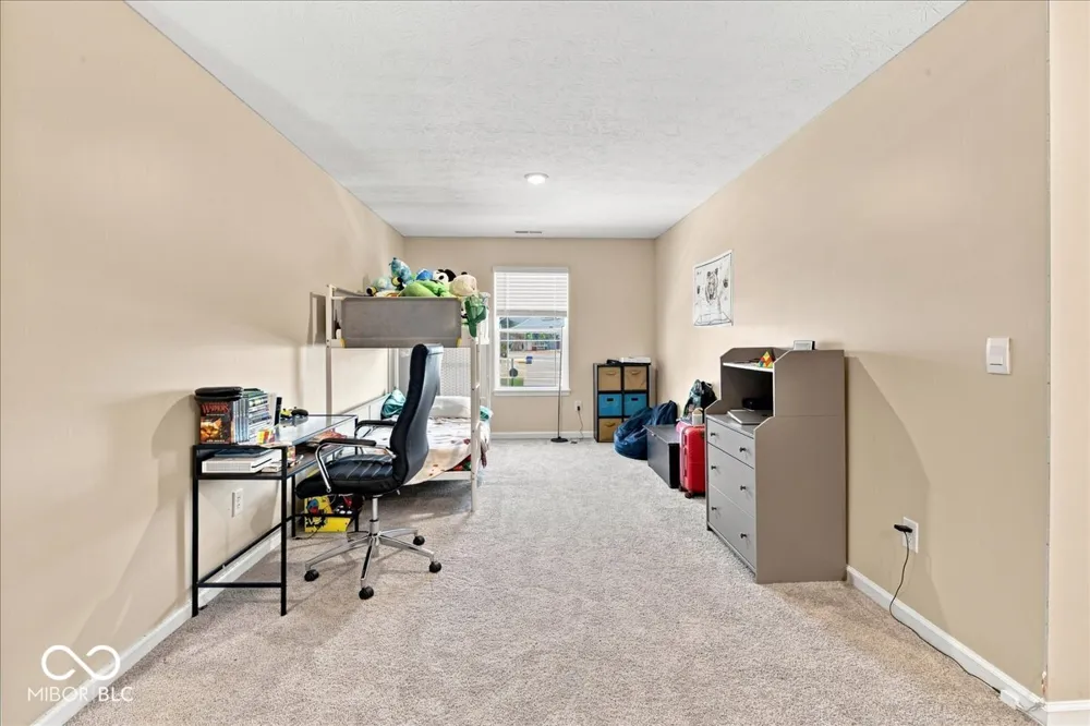6039 Madera Drive Whitestown, IN 46075