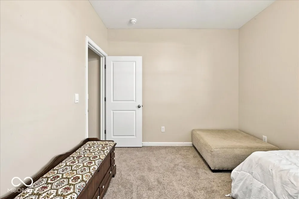 6039 Madera Drive Whitestown, IN 46075