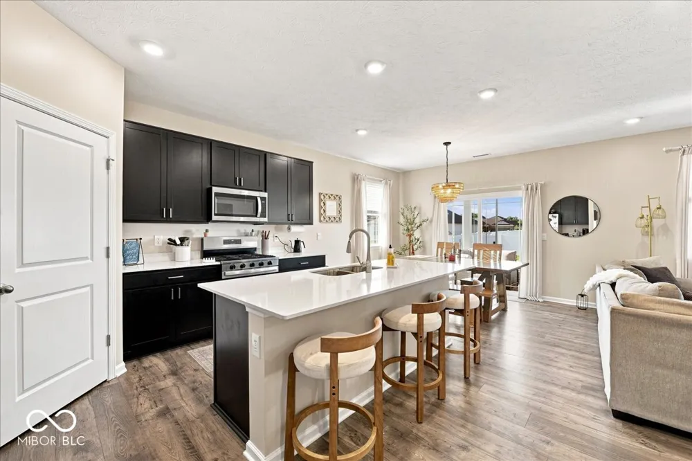 6039 Madera Drive Whitestown, IN 46075