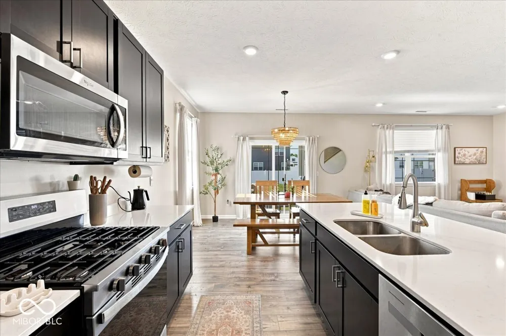 6039 Madera Drive Whitestown, IN 46075