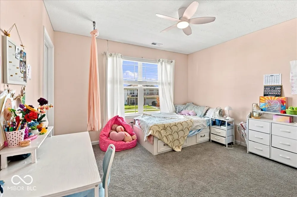 6039 Madera Drive Whitestown, IN 46075