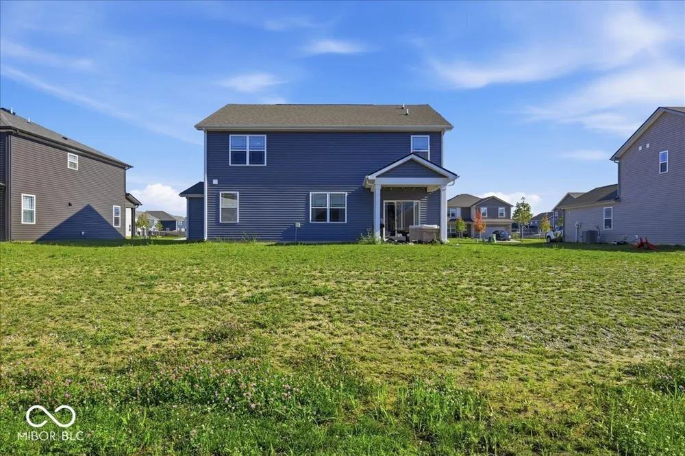 6039 Madera Drive Whitestown, IN 46075