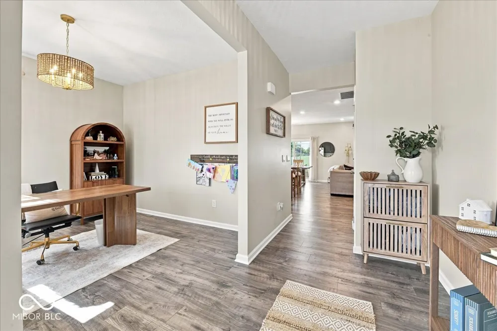 6039 Madera Drive Whitestown, IN 46075
