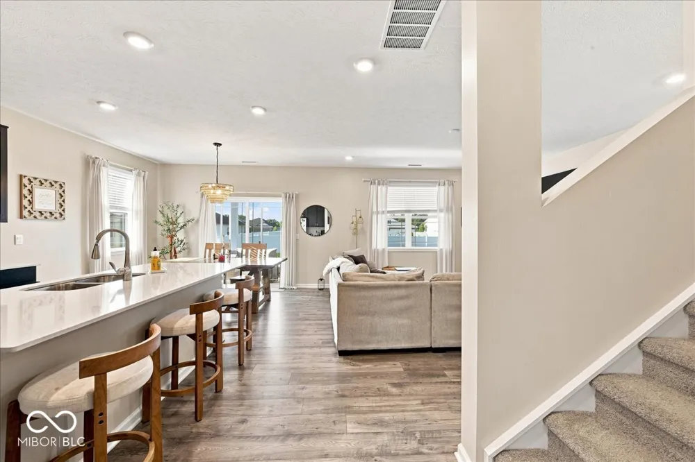 6039 Madera Drive Whitestown, IN 46075
