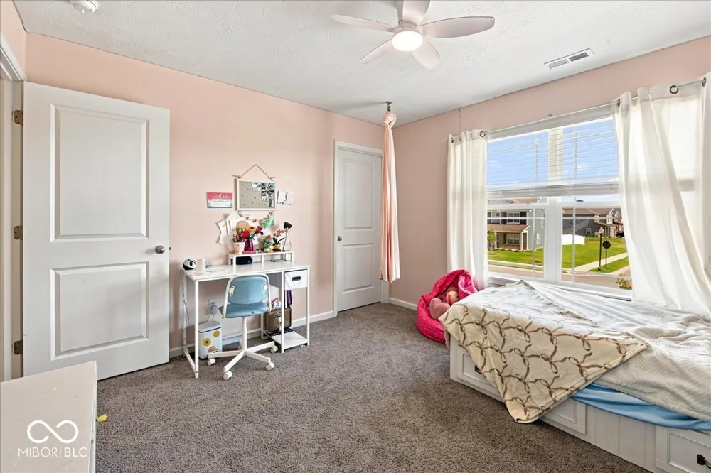6039 Madera Drive Whitestown, IN 46075