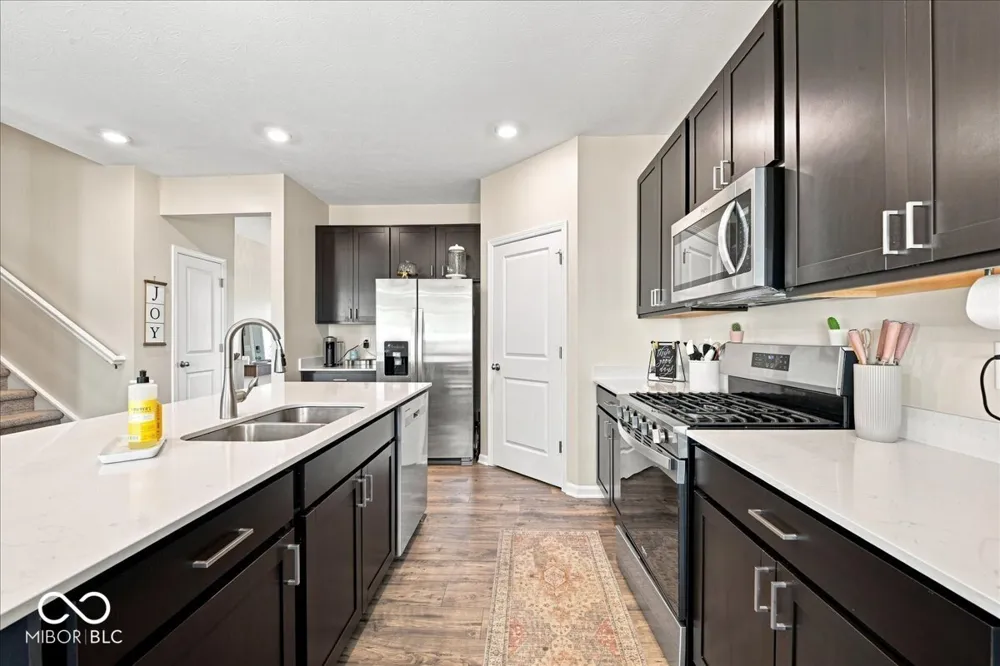 6039 Madera Drive Whitestown, IN 46075