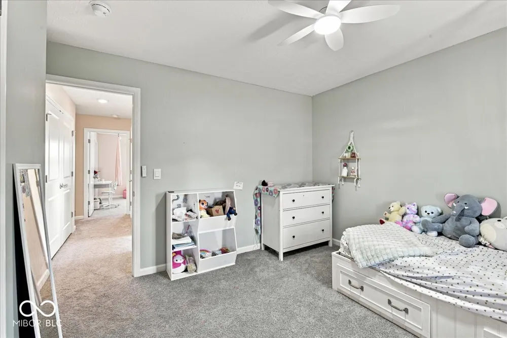 6039 Madera Drive Whitestown, IN 46075