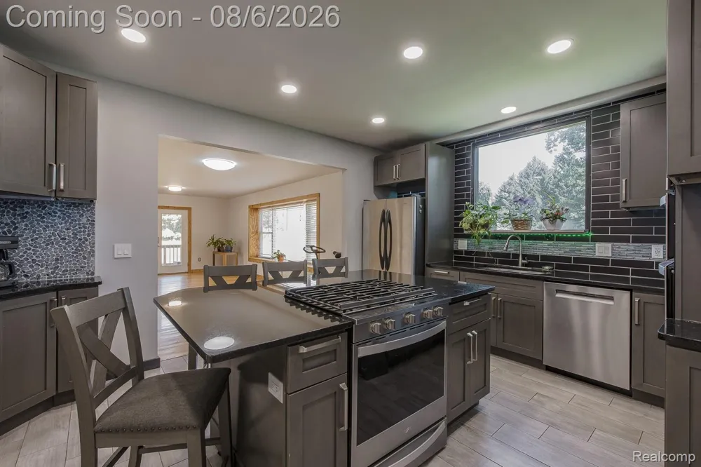 1621 Ray Road Oxford Charter Township, MI 48371