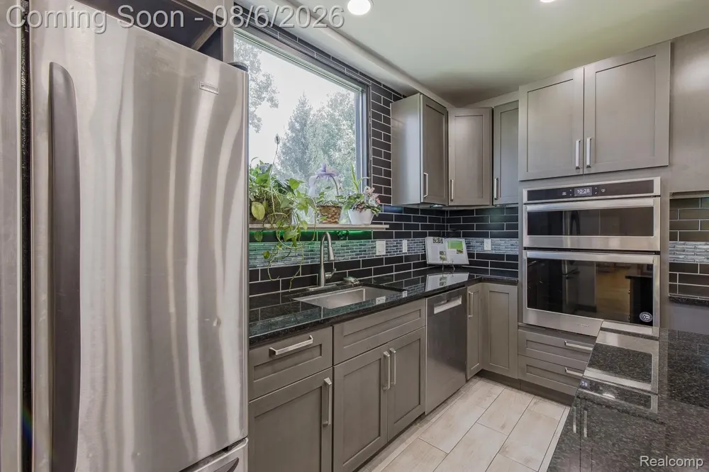 1621 Ray Road Oxford Charter Township, MI 48371