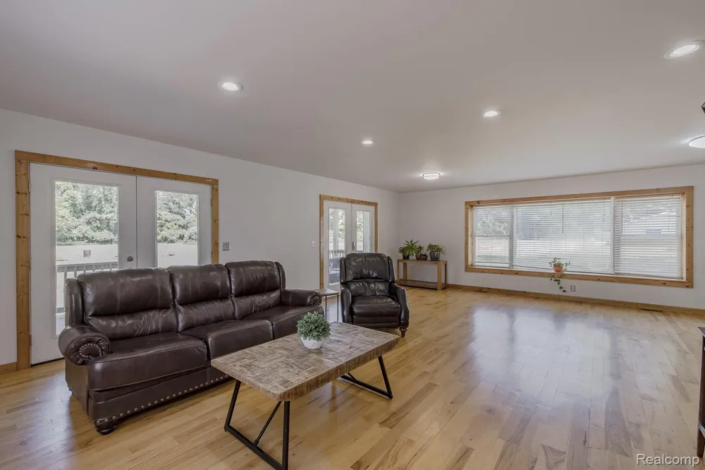 1621 Ray Road Oxford Charter Township, MI 48371