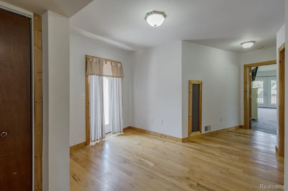1621 Ray Road Oxford Charter Township, MI 48371