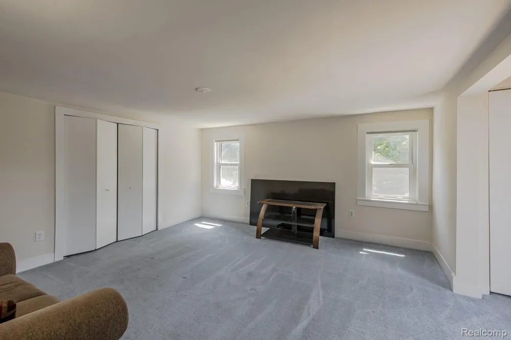 1621 Ray Road Oxford Charter Township, MI 48371