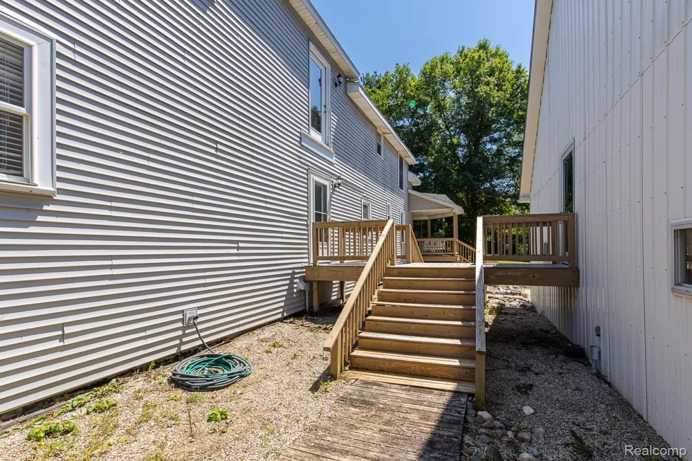 1621 Ray Road Oxford Charter Township, MI 48371