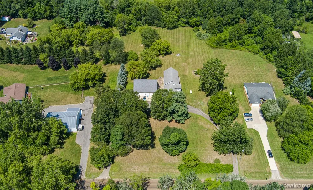 1621 Ray Road Oxford Charter Township, MI 48371