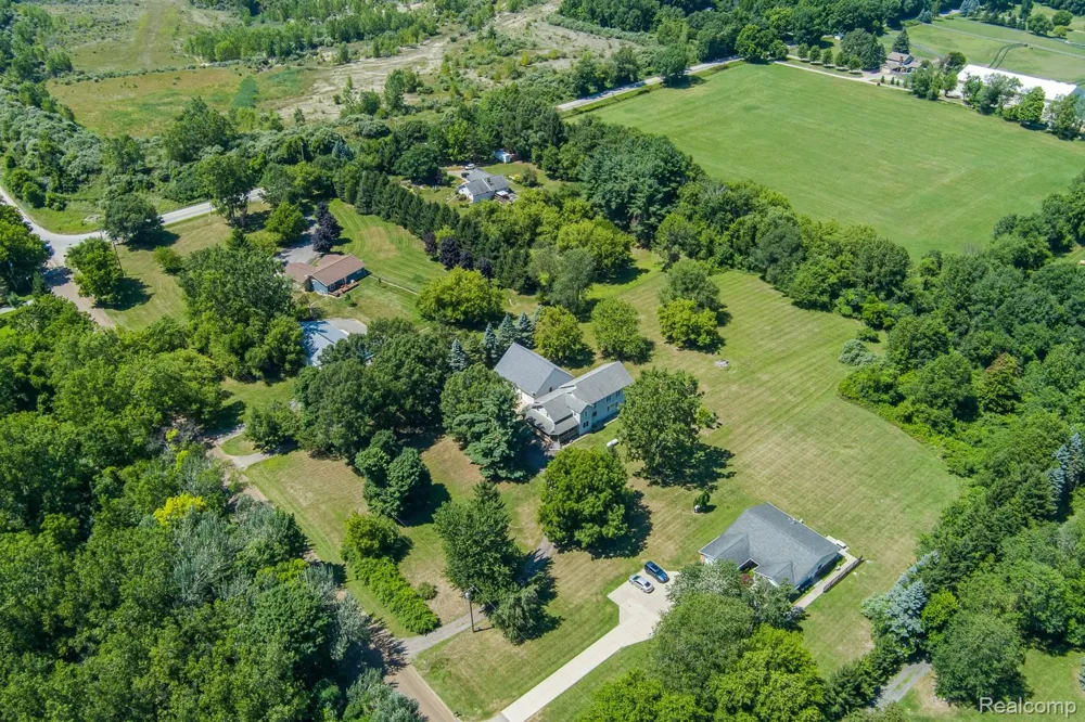 1621 Ray Road Oxford Charter Township, MI 48371