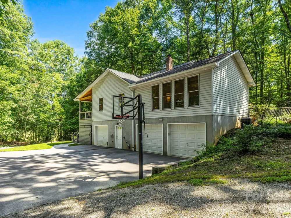 70 Promised Ridge Drive Hendersonville, NC 28791