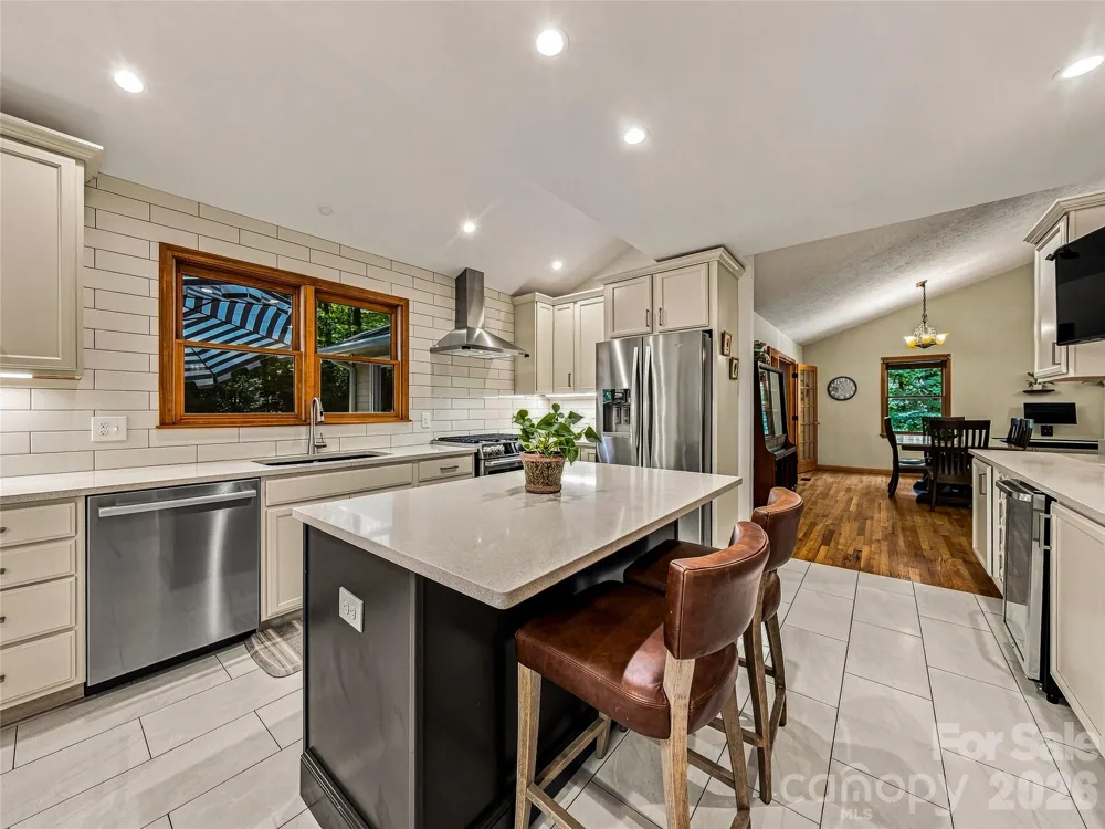 70 Promised Ridge Drive Hendersonville, NC 28791