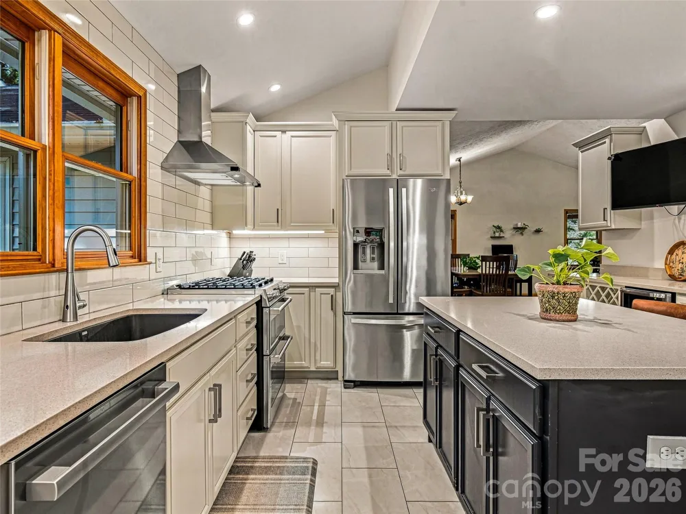 70 Promised Ridge Drive Hendersonville, NC 28791