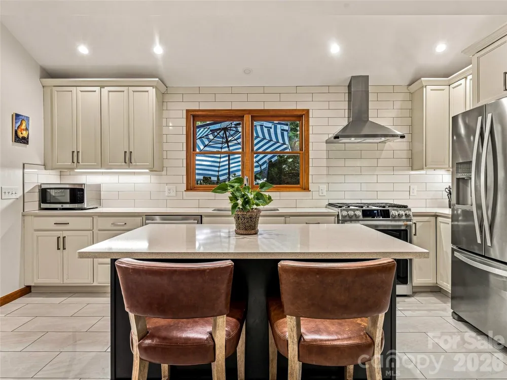 70 Promised Ridge Drive Hendersonville, NC 28791
