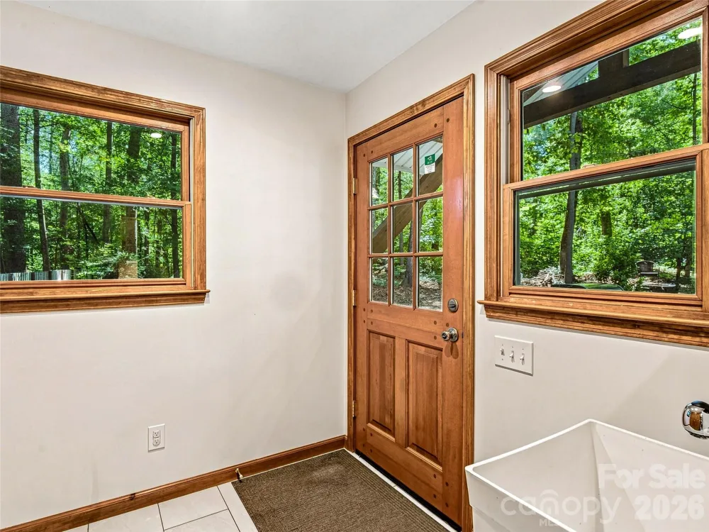 70 Promised Ridge Drive Hendersonville, NC 28791