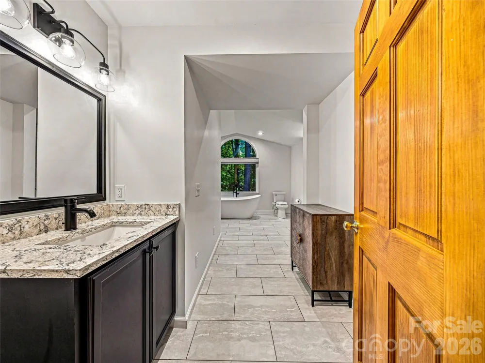 70 Promised Ridge Drive Hendersonville, NC 28791