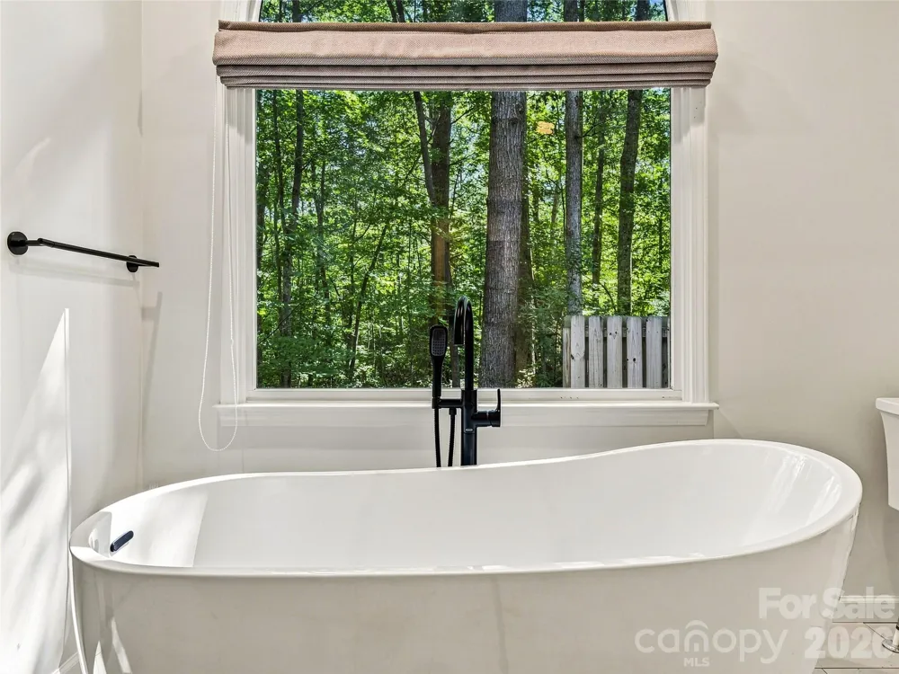 70 Promised Ridge Drive Hendersonville, NC 28791