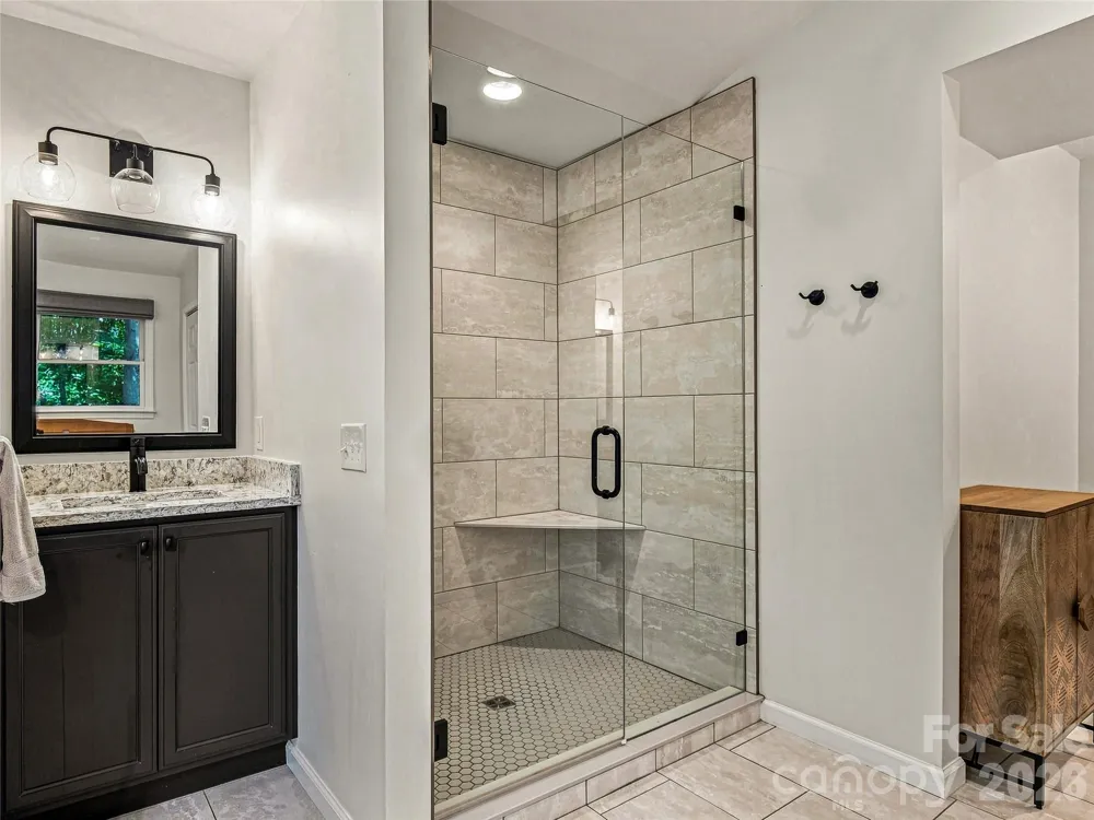 70 Promised Ridge Drive Hendersonville, NC 28791
