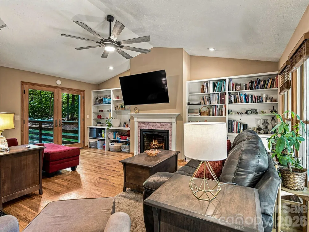 70 Promised Ridge Drive Hendersonville, NC 28791