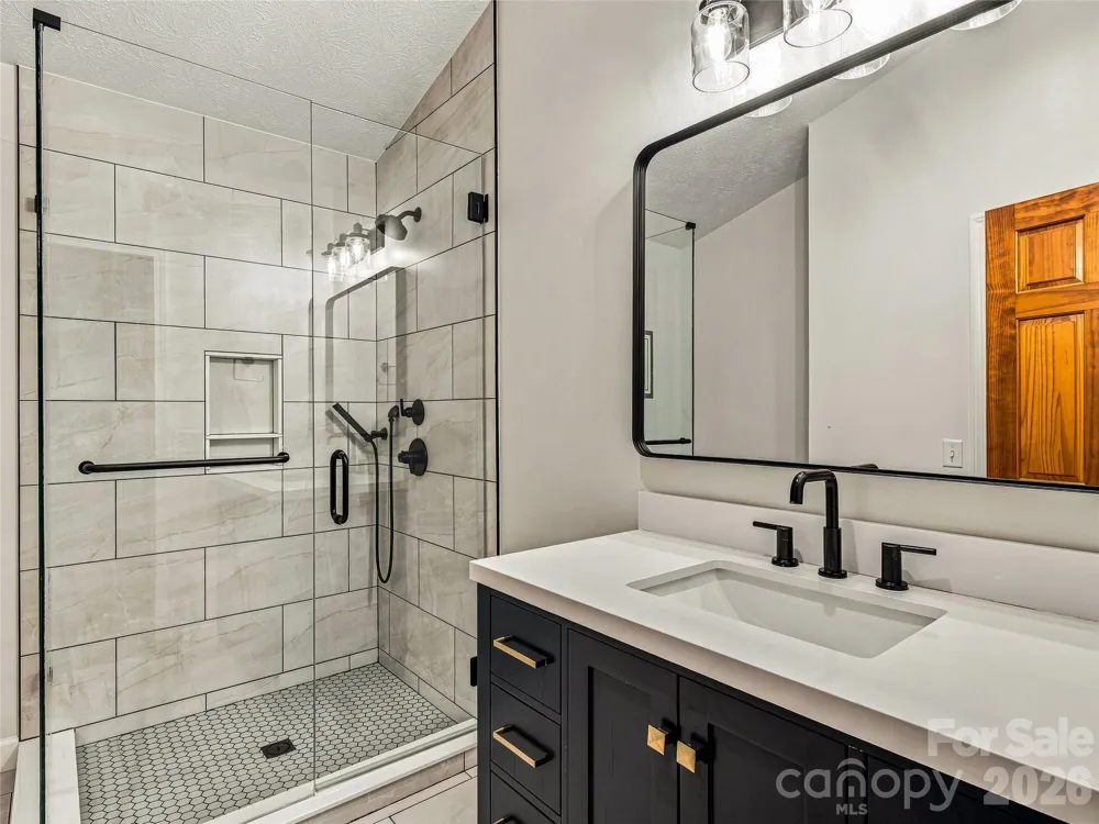 70 Promised Ridge Drive Hendersonville, NC 28791