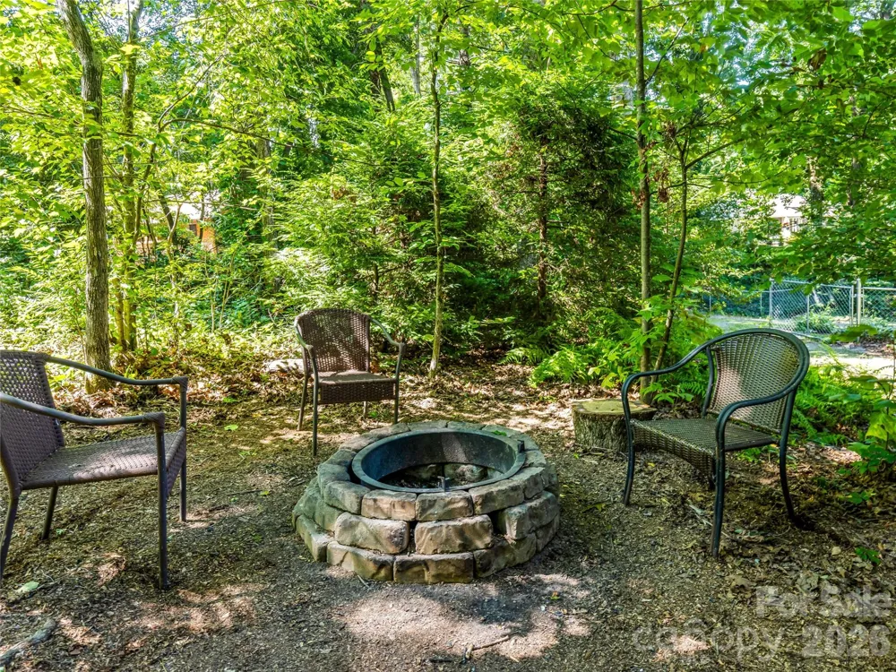 70 Promised Ridge Drive Hendersonville, NC 28791