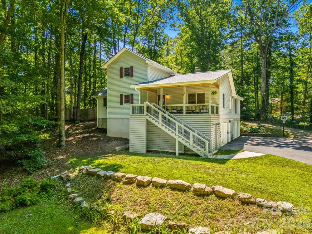 70 Promised Ridge Drive Hendersonville, NC 28791