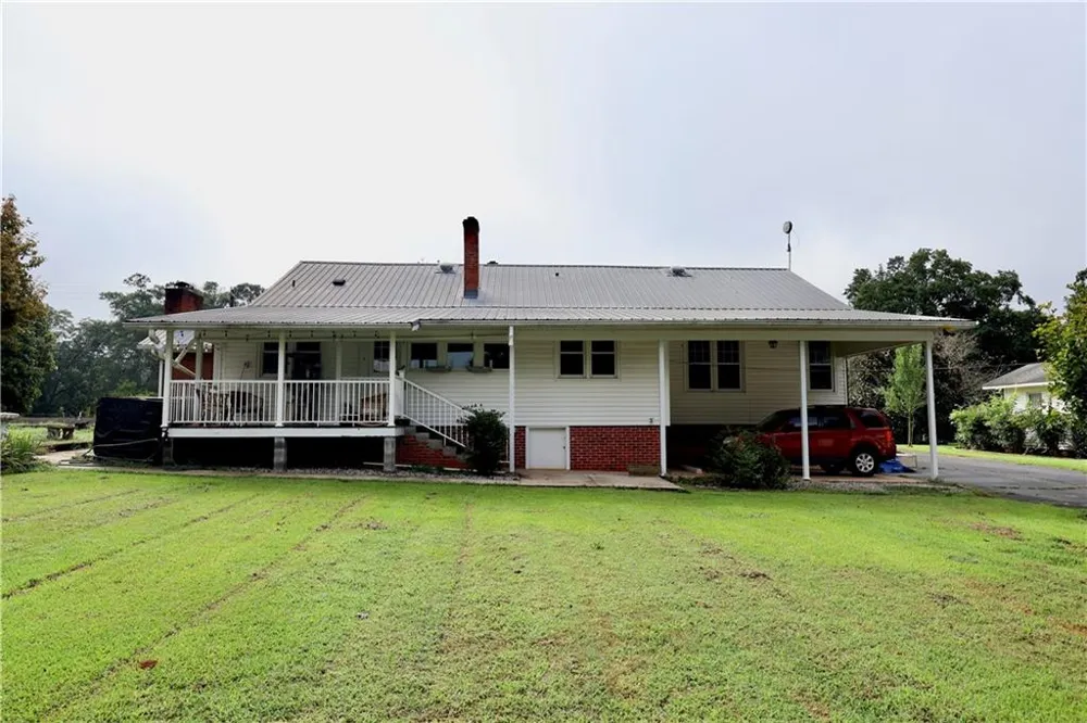 10021 Lavonia Rd Road Carnesville, GA 30521