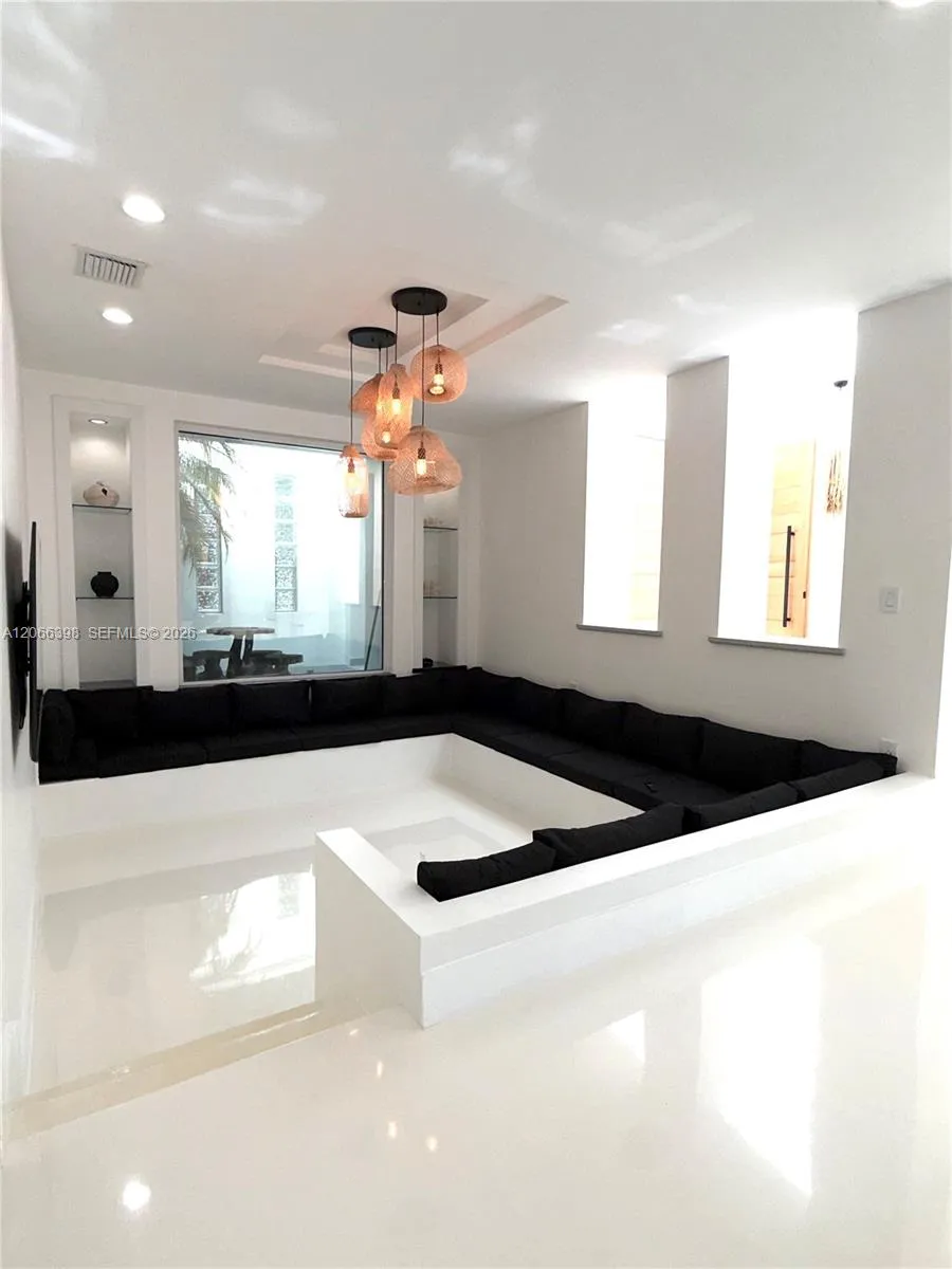 16203 NW 82nd Pl Miami Lakes, FL 33016