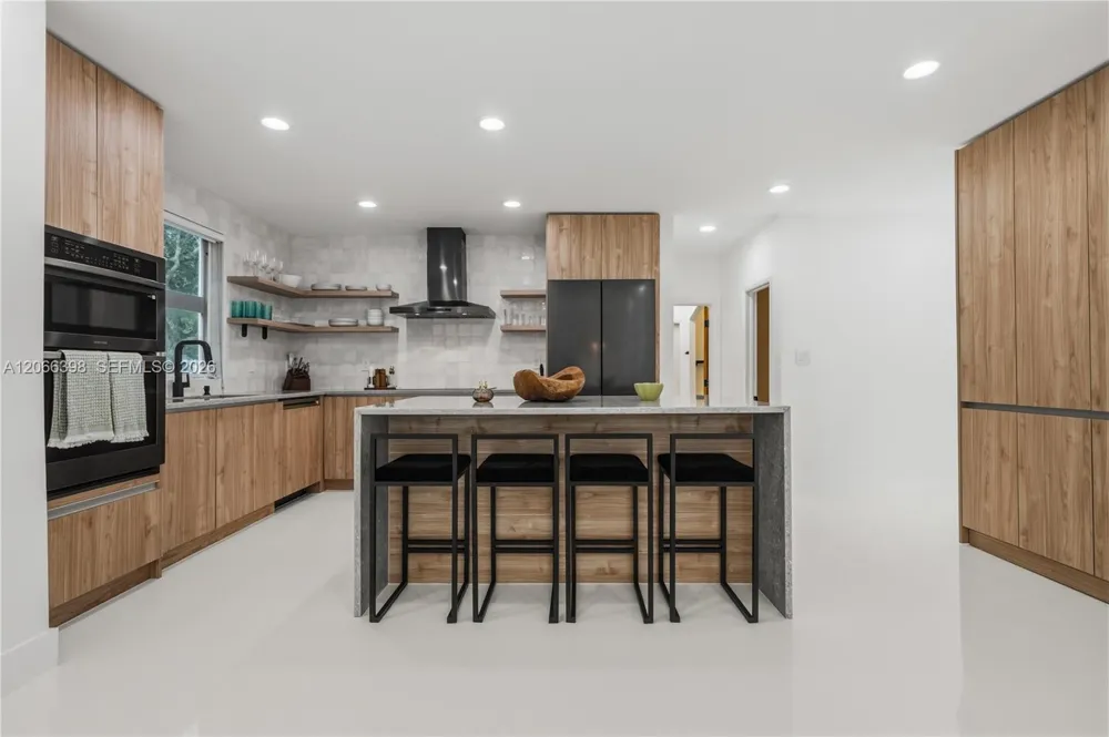 16203 NW 82nd Pl Miami Lakes, FL 33016