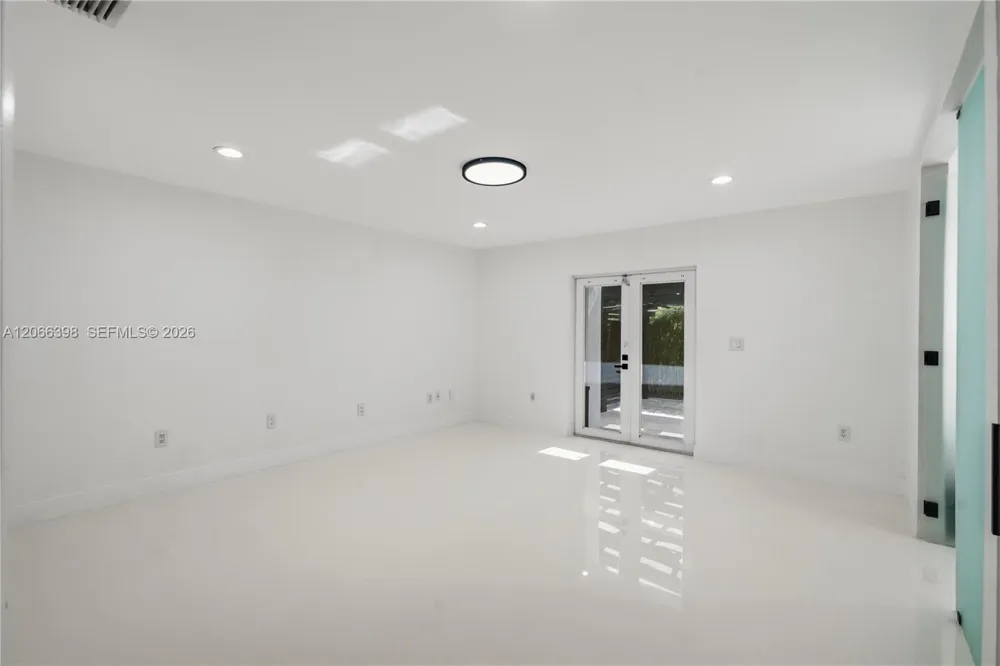 16203 NW 82nd Pl Miami Lakes, FL 33016