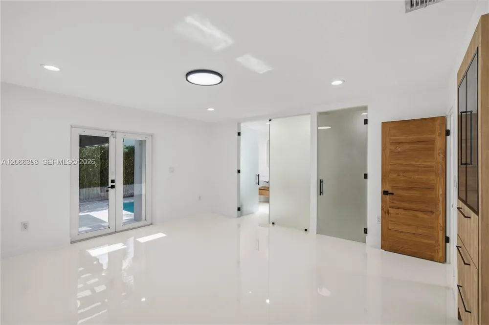 16203 NW 82nd Pl Miami Lakes, FL 33016