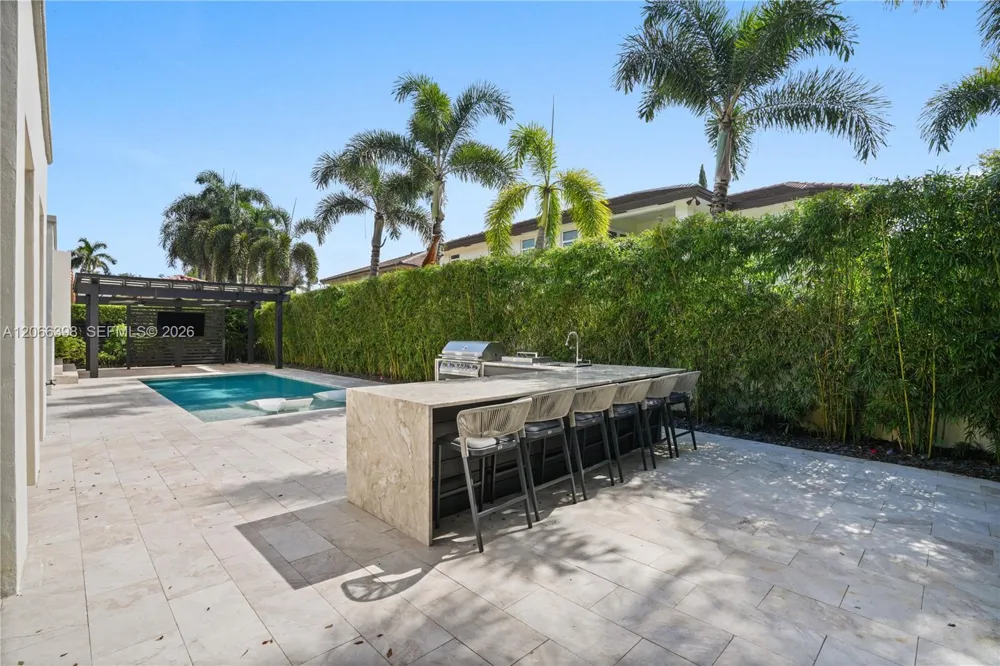 16203 NW 82nd Pl Miami Lakes, FL 33016