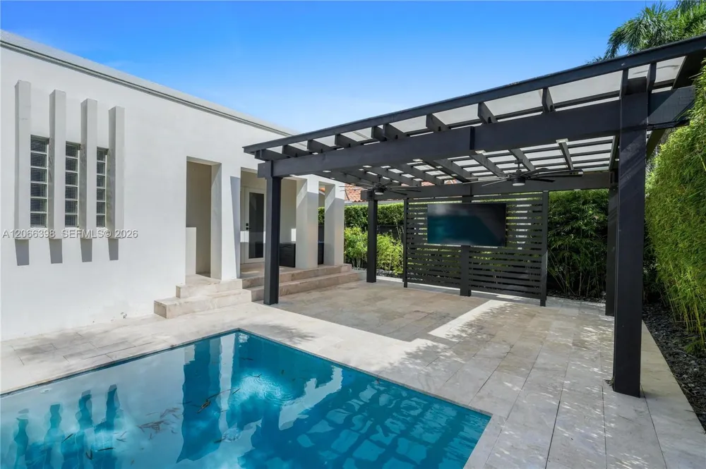 16203 NW 82nd Pl Miami Lakes, FL 33016