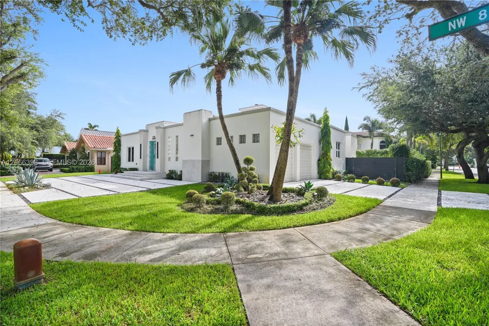 16203 NW 82nd Pl Miami Lakes, FL 33016