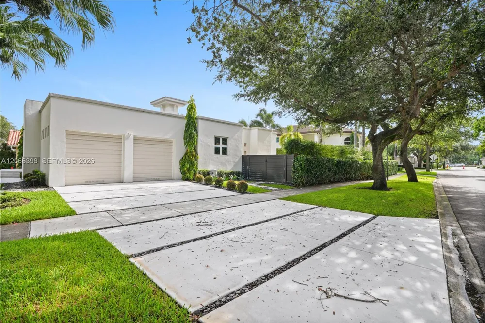 16203 NW 82nd Pl Miami Lakes, FL 33016