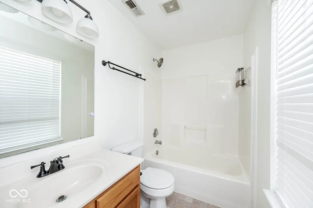 5067 Clay Creek Lane Plainfield, IN 46168