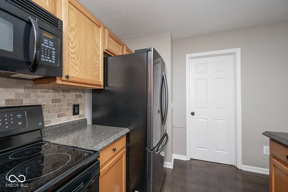 5067 Clay Creek Lane Plainfield, IN 46168