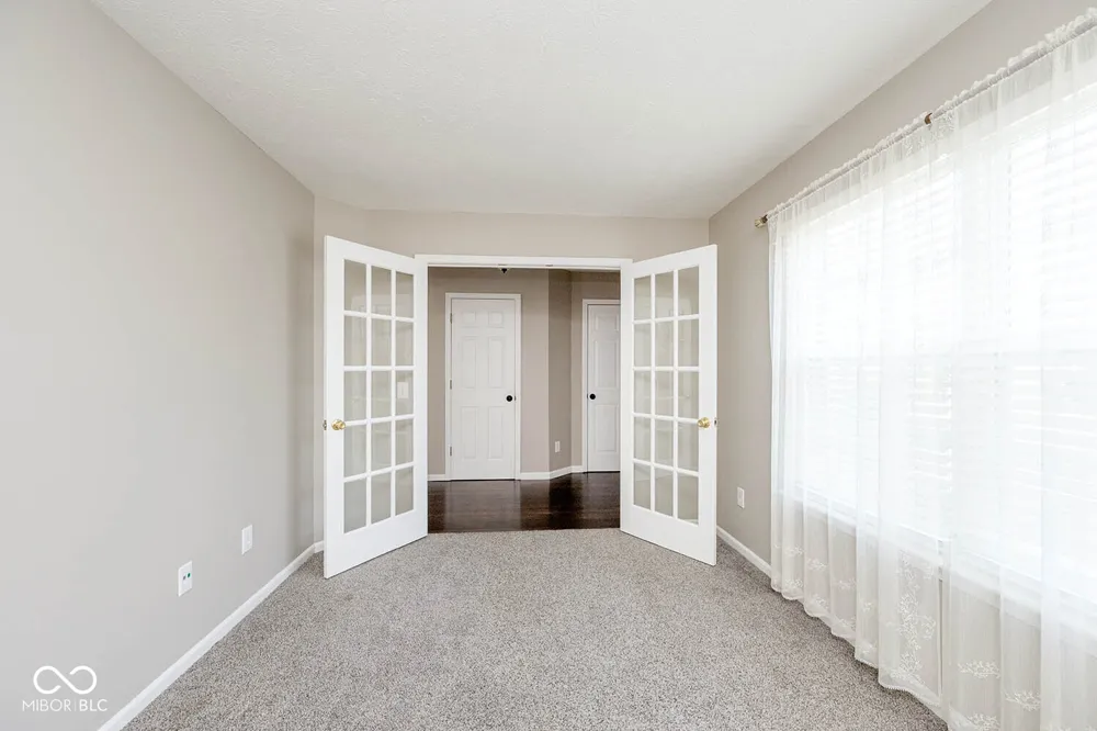 5067 Clay Creek Lane Plainfield, IN 46168
