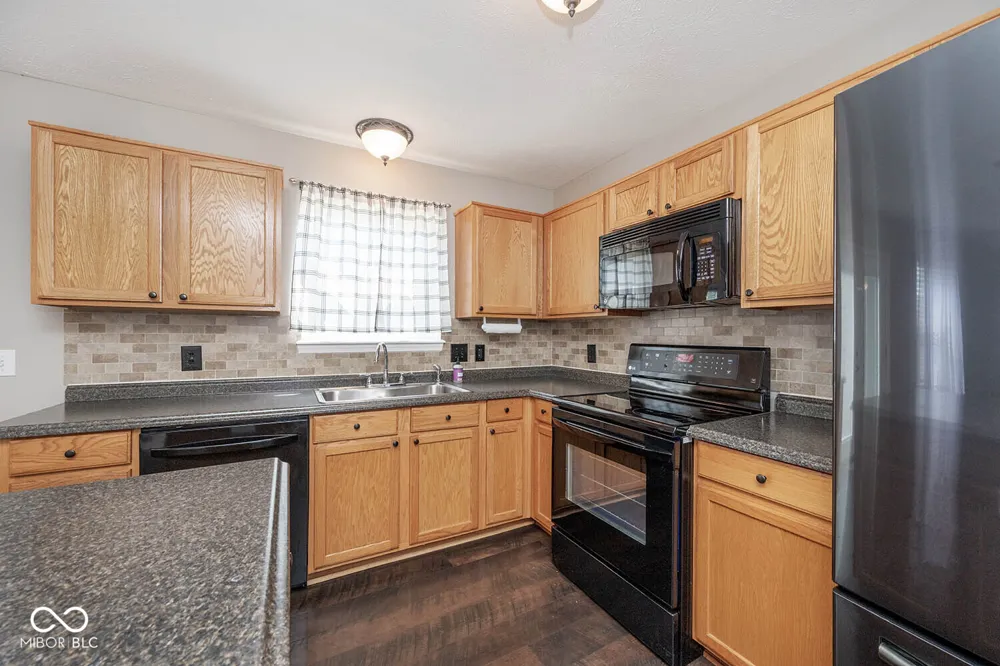 5067 Clay Creek Lane Plainfield, IN 46168