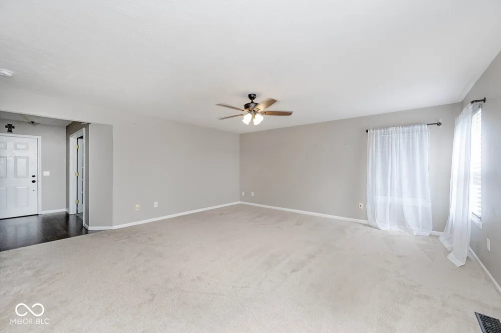 5067 Clay Creek Lane Plainfield, IN 46168
